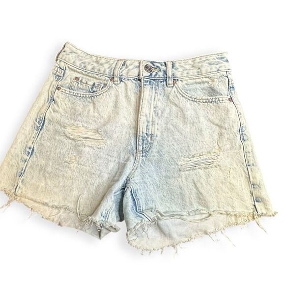 GARAGE Women’s Light Wash Distressed Mom Jean Shorts Size 3 / 26 - Picture 1 of 5